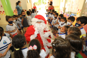 Mais de 300 crianças recebem presentes do TCE/TO na campanha Papai Noel dos Correios