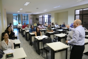 Servidor do Banco Central ministra curso sobre auditoria financeira