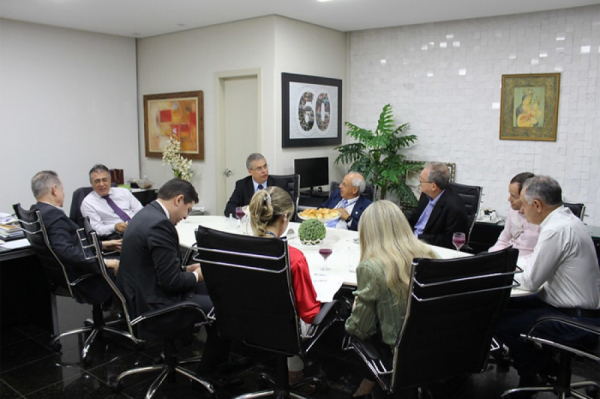 Presidentes do TCE/TO e TCMGO se reúnem em Goiânia