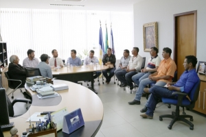 Vereadores de Chapada de Areia participam de reunião no TCE/TO