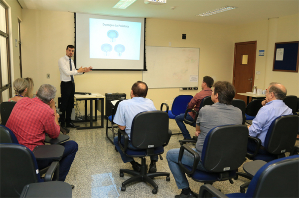 Importância da prevenção do câncer de próstata é abordada em roda de conversa