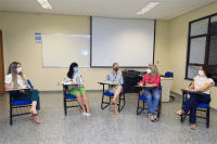 Roda de conversa sobre o Outubro Rosa reuniu troca de viv&ecirc;ncias e debate sobre preven&ccedil;&atilde;o