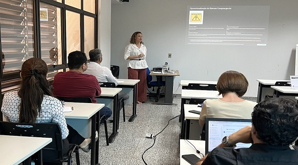 Servidores aprimoram conhecimentos sobre dispensa eletrônica e atualizações do SICAF