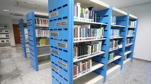 Biblioteca passar&aacute; por invent&aacute;rio e empr&eacute;stimos ser&atilde;o suspensos