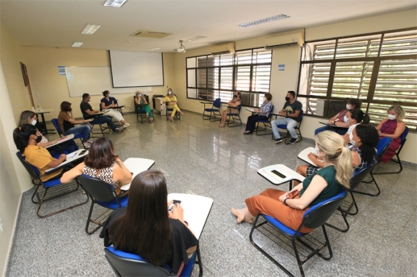 Bate-papo sobre suicídio e acolhimento familiar encerra encontros no TCE