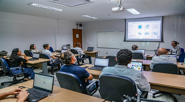 TCETO realiza oficina sobre comunica&ccedil;&atilde;o visual institucional e pessoal