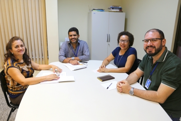 Diretora da Escola do Legislativo do Tocantins participa de reunião no Instituto de Contas do TCE/TO