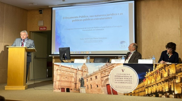 Na Espanha, presidente do TCETO fala sobre a constitucionalidade do orçamento público